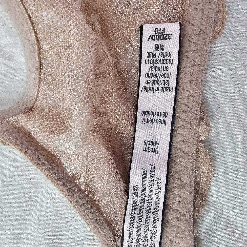 Victoria's Secret Dream Angels 32DDD Lined Demi Bra Beige Lace Trim Romantic